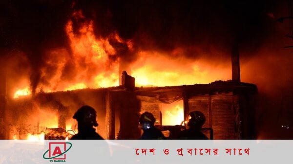 কেরানীগঞ্জে বহুতল মার্কেটে আগুন