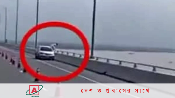 পদ্মা সেতু থেকে ঝাঁপ