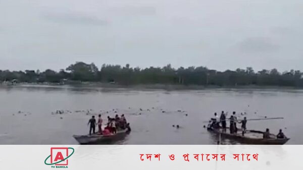 ট্রলারডুবি: উদ্ধার তৎপরতা আপাতত বন্ধ