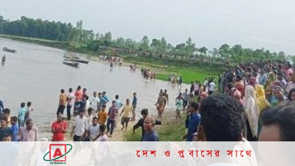 পঞ্চগড়ে নৌকাডুবিতে নারী-শিশুসহ ২৪ জনের মৃত্যু
