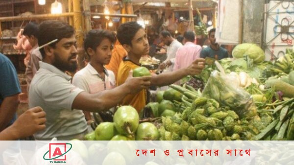 এ সপ্তাহেও চড়া ডিম ও সবজির বাজার