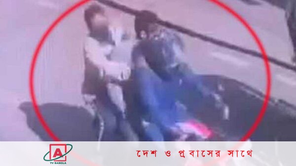 পুলিশের চোখে স্প্রে দিয়ে দুই জঙ্গি ছিনতাইয়ের ঘটনায় ২০ জনের বিরুদ্ধে মামলা