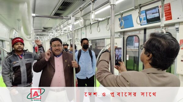 দেশের মাটিতে প্রথমবার মেট্রোরেলে চড়ার স্বপ্ন পূরণ করলেন সাধারণ যাত্রীরা