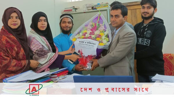 চীফ ইন্সট্রাক্টর পদে পদোন্নতি পাওয়ায় ফুলেল শুভেচ্ছা