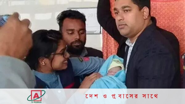মেট্রো রেলেই সন্তান প্রসব
