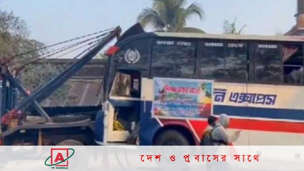 চট্টগ্রামে দুর্ঘটনায় শিক্ষা সফরের বাস