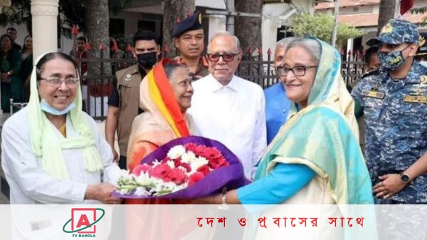 রাষ্ট্রপতির বাড়িতে প্রধানমন্ত্রীকে ১৯ পদ দিয়ে আপ্যায়ন