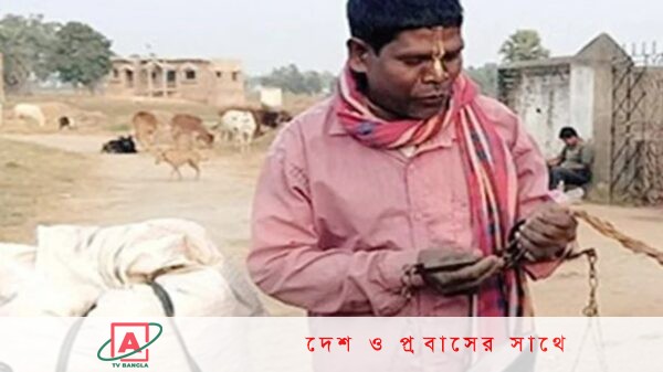 কাঁচা বাদামের সেই গায়ককে বাড়ি ছাড়তে হলো