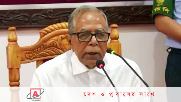 চিকিৎসকদের সেবার মনোভাব নিয়ে কাজ করতে হবে