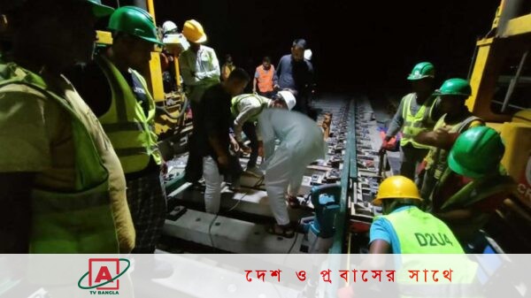 পদ্মা সেতুতে বসলো রেলের সর্বশেষ স্লিপার