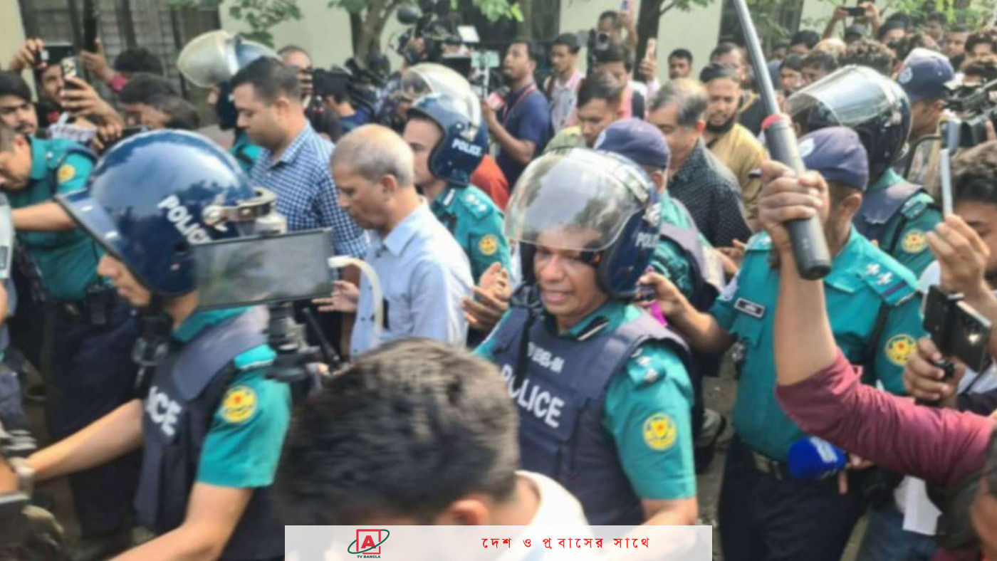 ৯ ঘণ্টা পর পুলিশ পাহারায় মাইলস্টোন ছাড়লেন দুই উপদেষ্টা